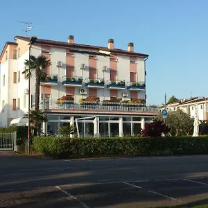 hotel-cristallo.hotelinveneto.com/
